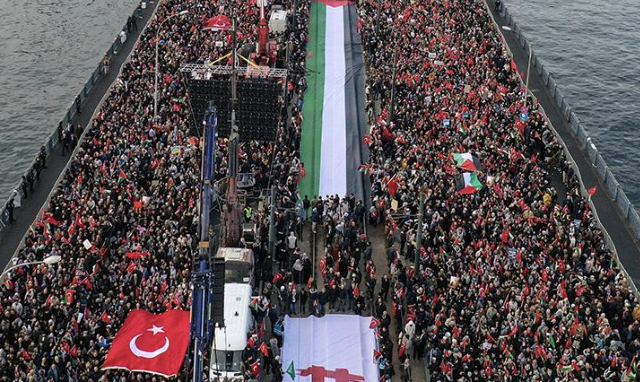 Thousands gather in Istanbul for pro-palestine rally